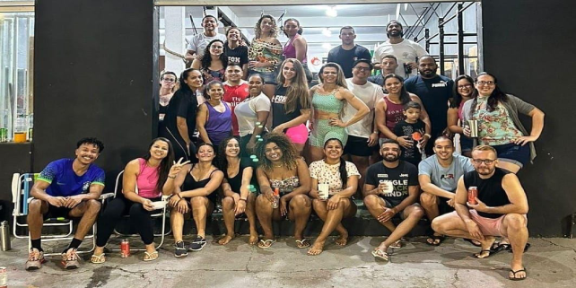 Fox Cross Training em Serra-ES, academia de Cross Training com treino em grupo, musculação e exercícios aeróbicos.